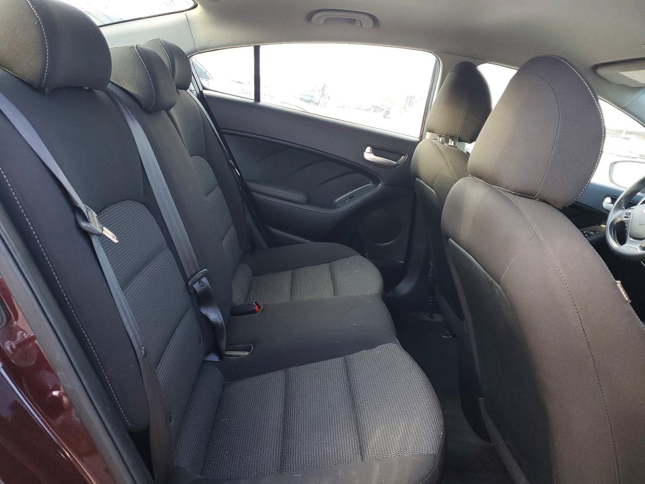 2017 KIA FORTE LX photo 10