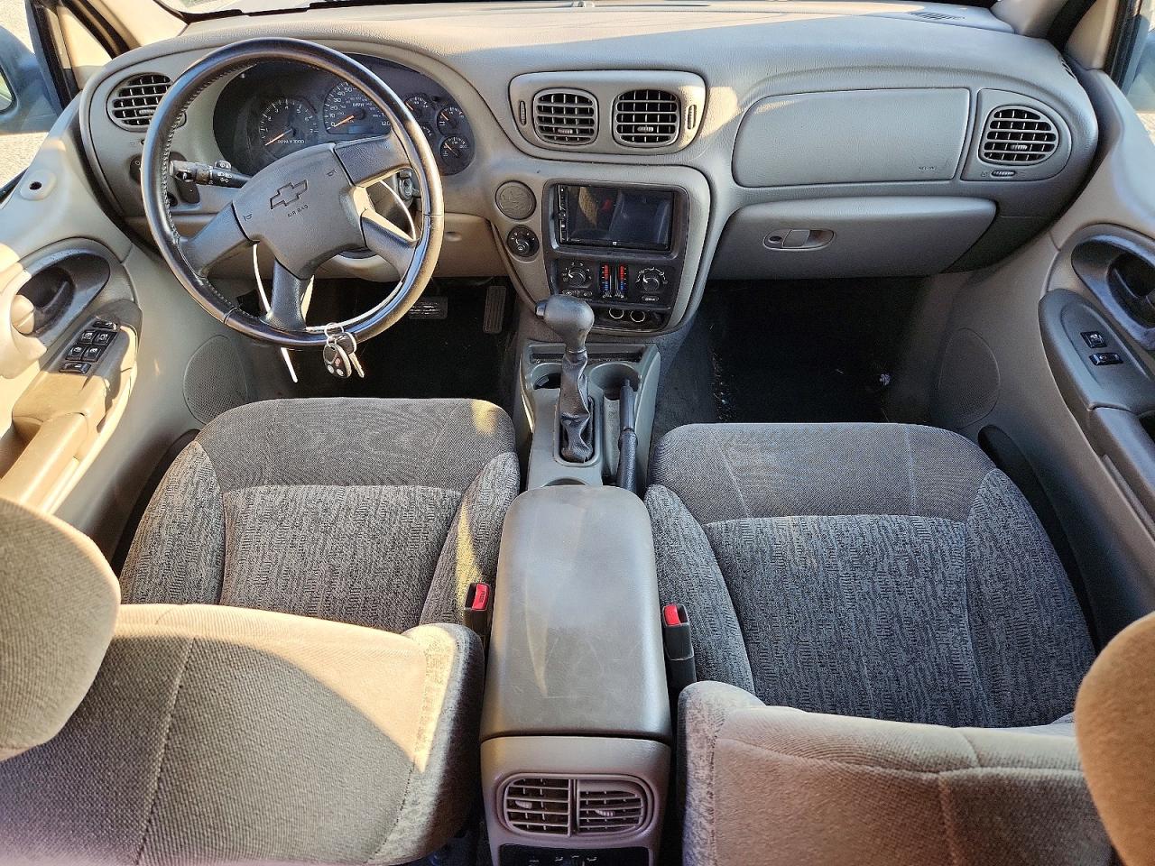 2002 CHEVROLET TRAILBLAZER photo 8