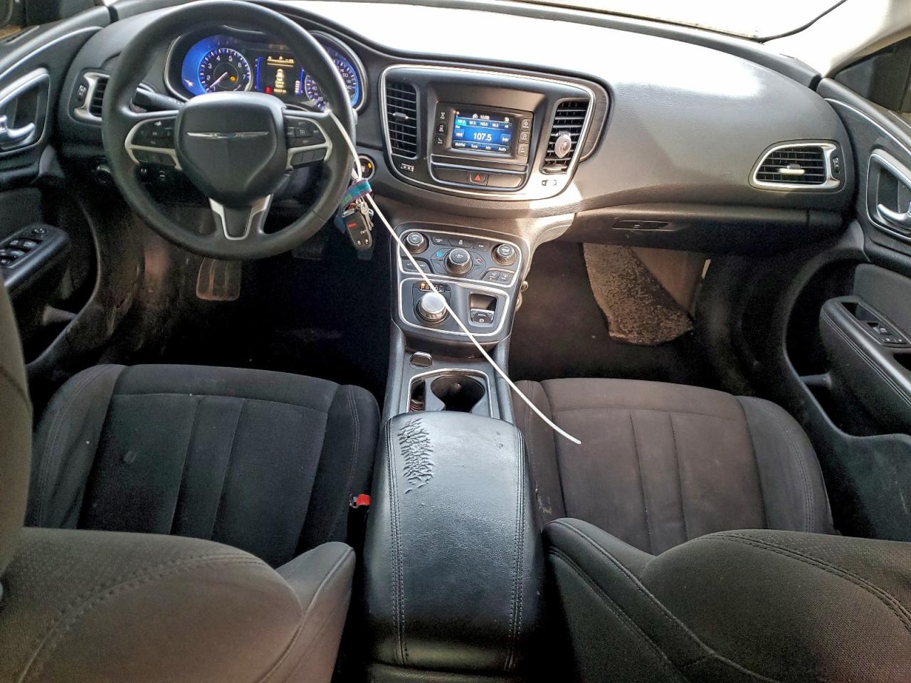 2016 CHRYSLER 200 photo 8