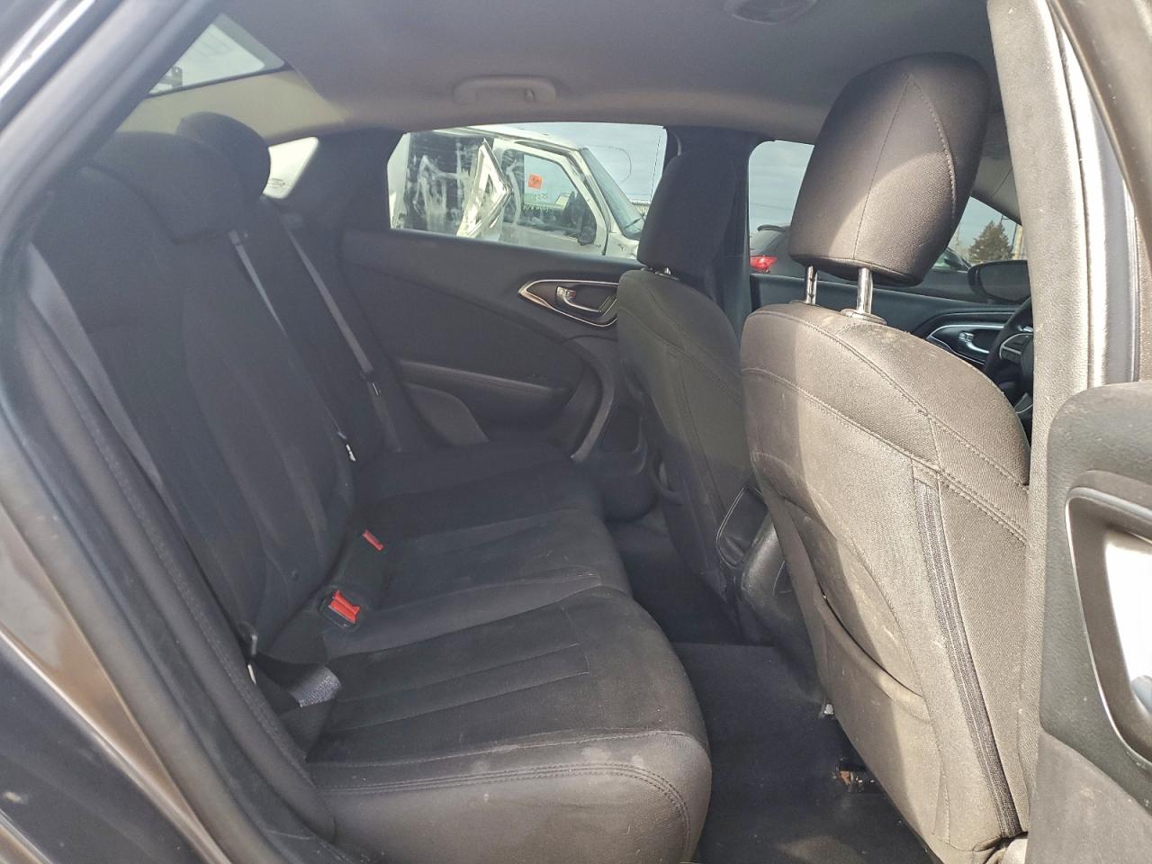 2016 CHRYSLER 200 photo 10