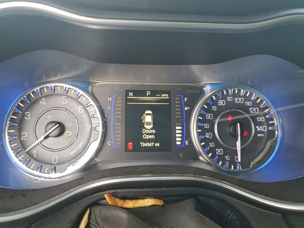2016 CHRYSLER 200 photo 9