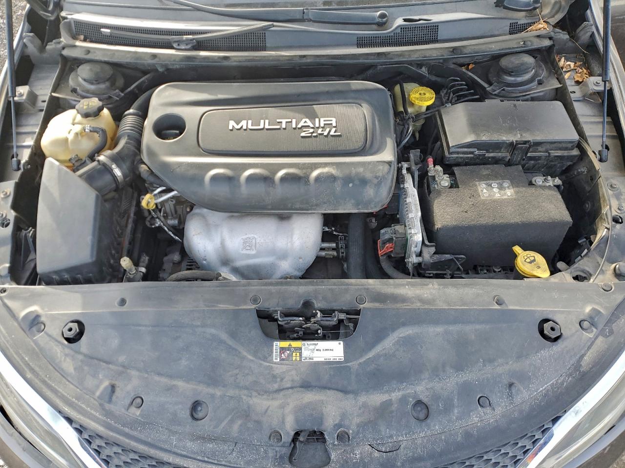 2016 CHRYSLER 200 photo 11