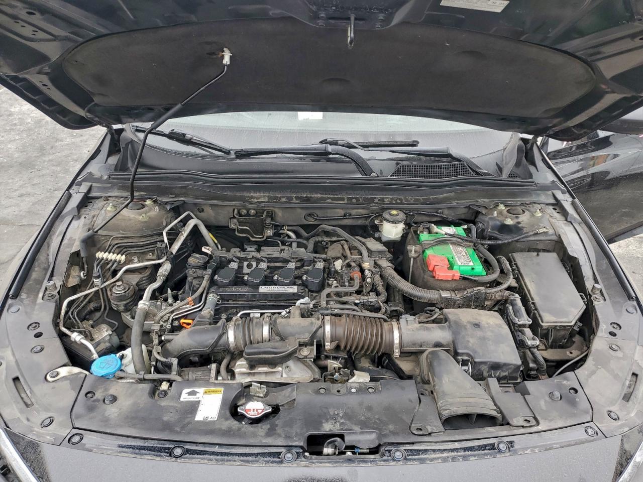 2018 HONDA ACCORD LX photo 11