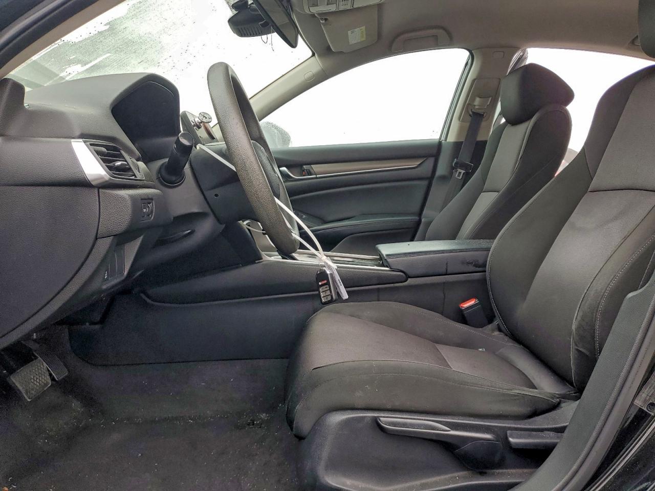 2018 HONDA ACCORD LX photo 7