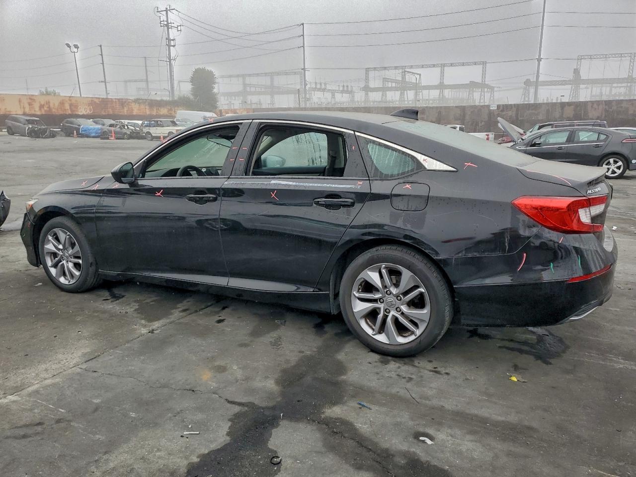 2018 HONDA ACCORD LX photo 2