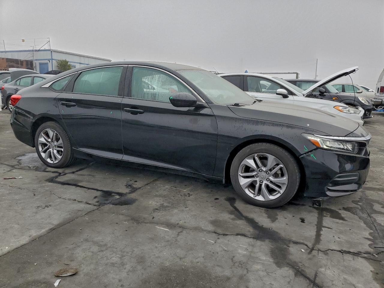 2018 HONDA ACCORD LX photo 4