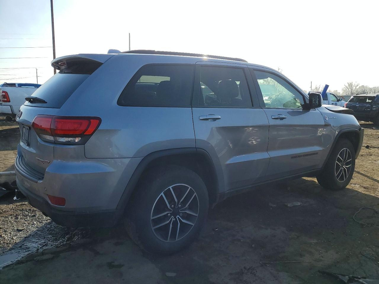 2020 JEEP GRAND CHEROKEE TRAILHAWK photo 3