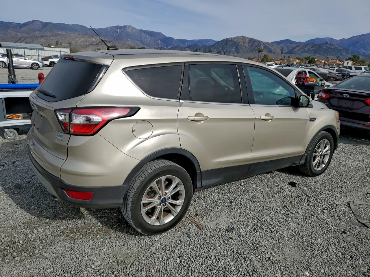 2017 FORD ESCAPE SE photo 3