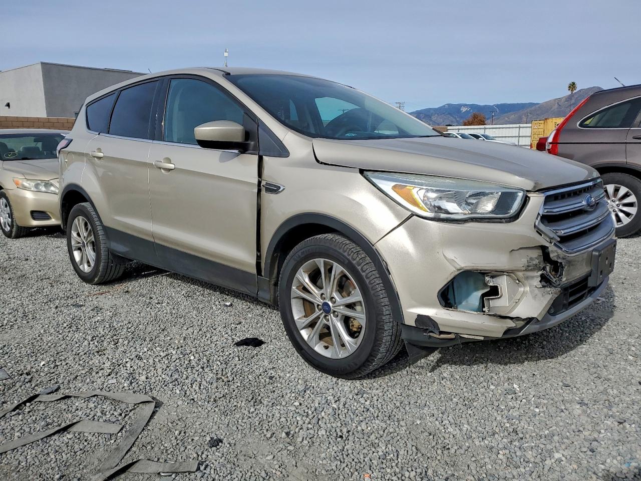 2017 FORD ESCAPE SE photo 4