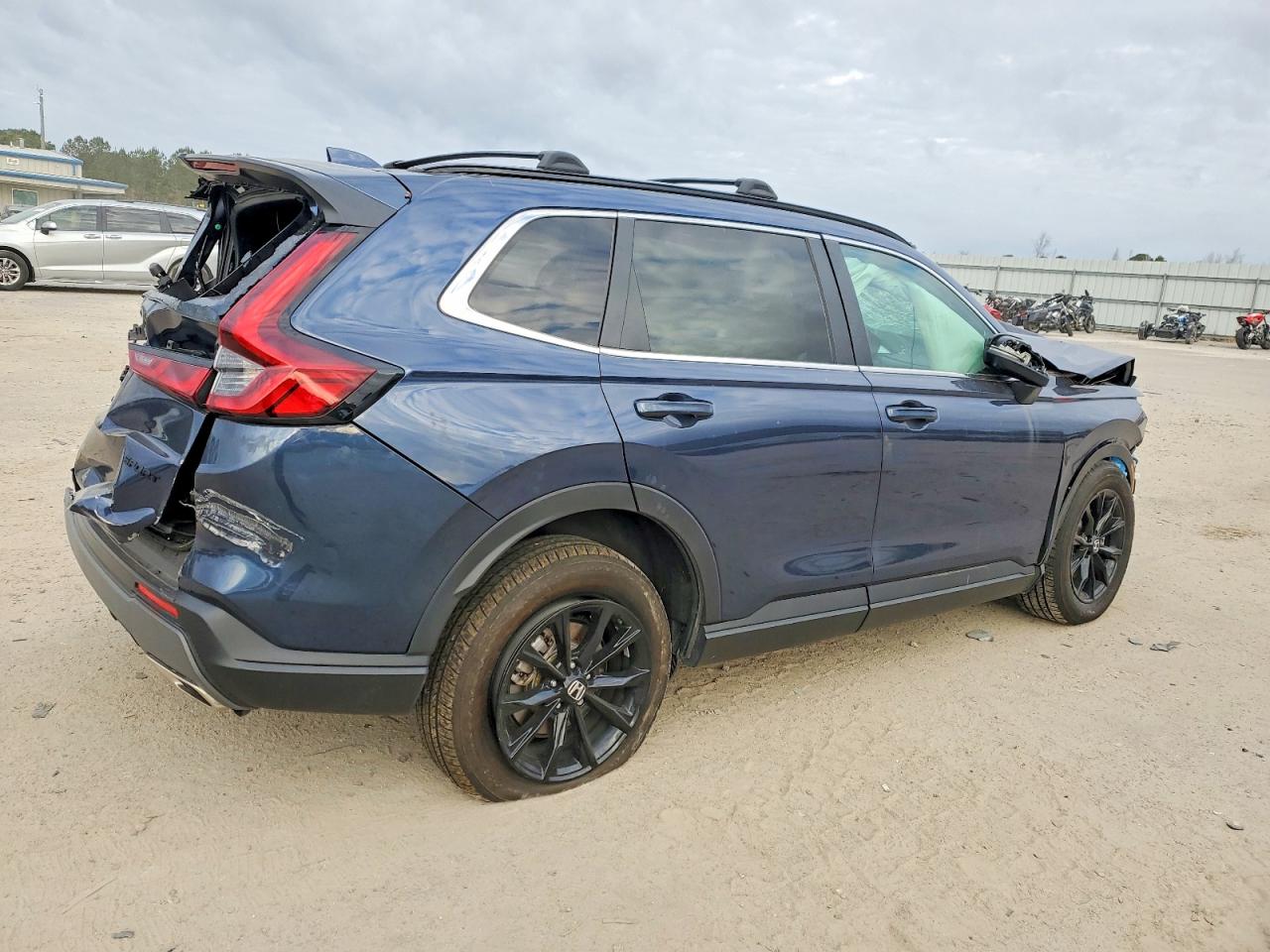 2025 HONDA CR-V SPORT photo 3