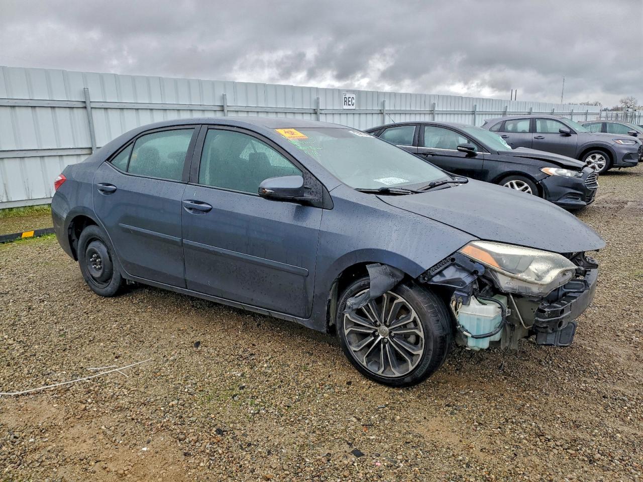 2015 TOYOTA COROLLA L photo 4