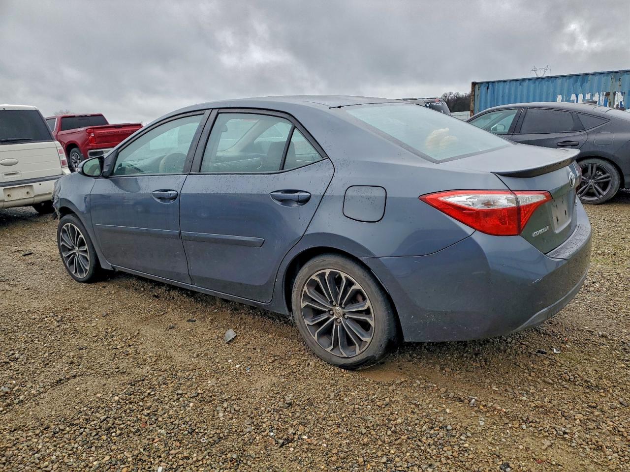 2015 TOYOTA COROLLA L photo 2