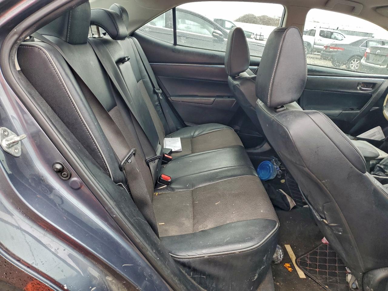2015 TOYOTA COROLLA L photo 10