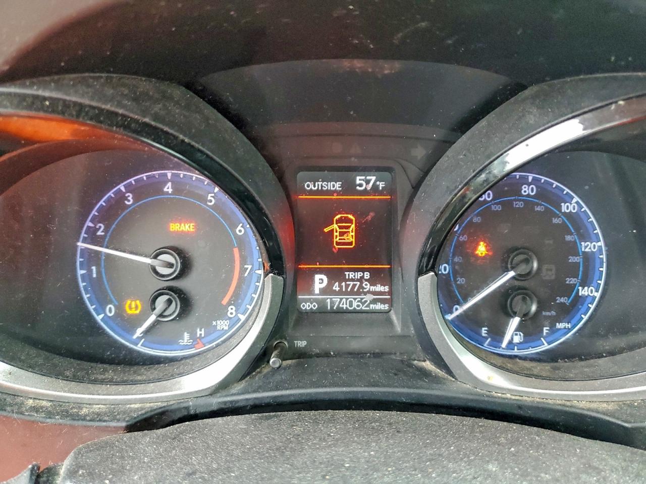 2015 TOYOTA COROLLA L photo 9