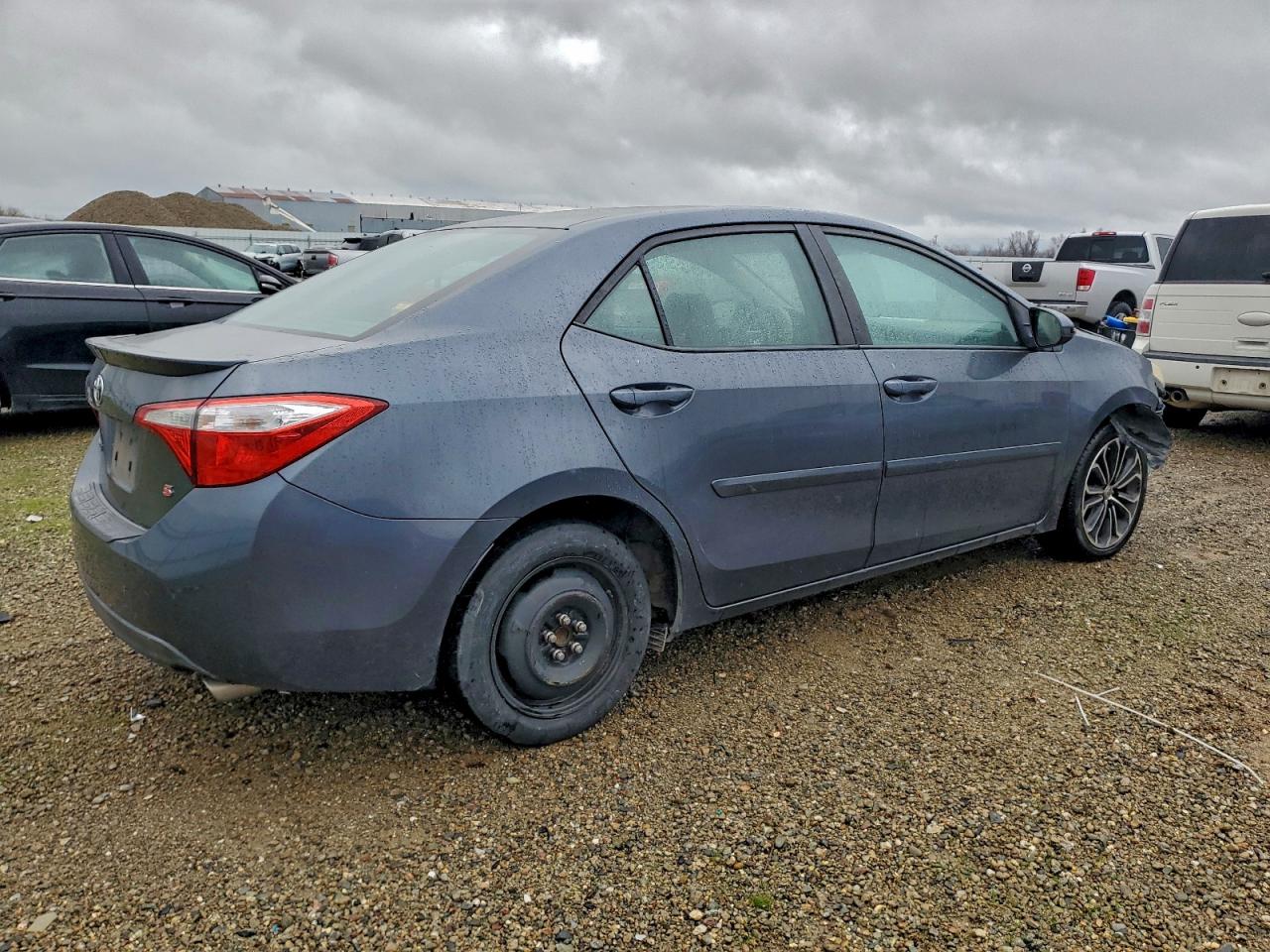 2015 TOYOTA COROLLA L photo 3