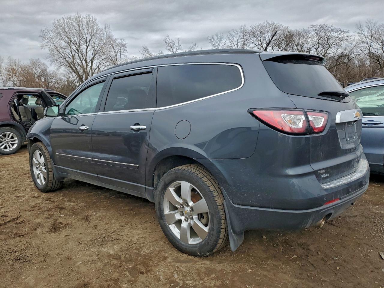 2014 CHEVROLET TRAVERSE LTZ photo 2