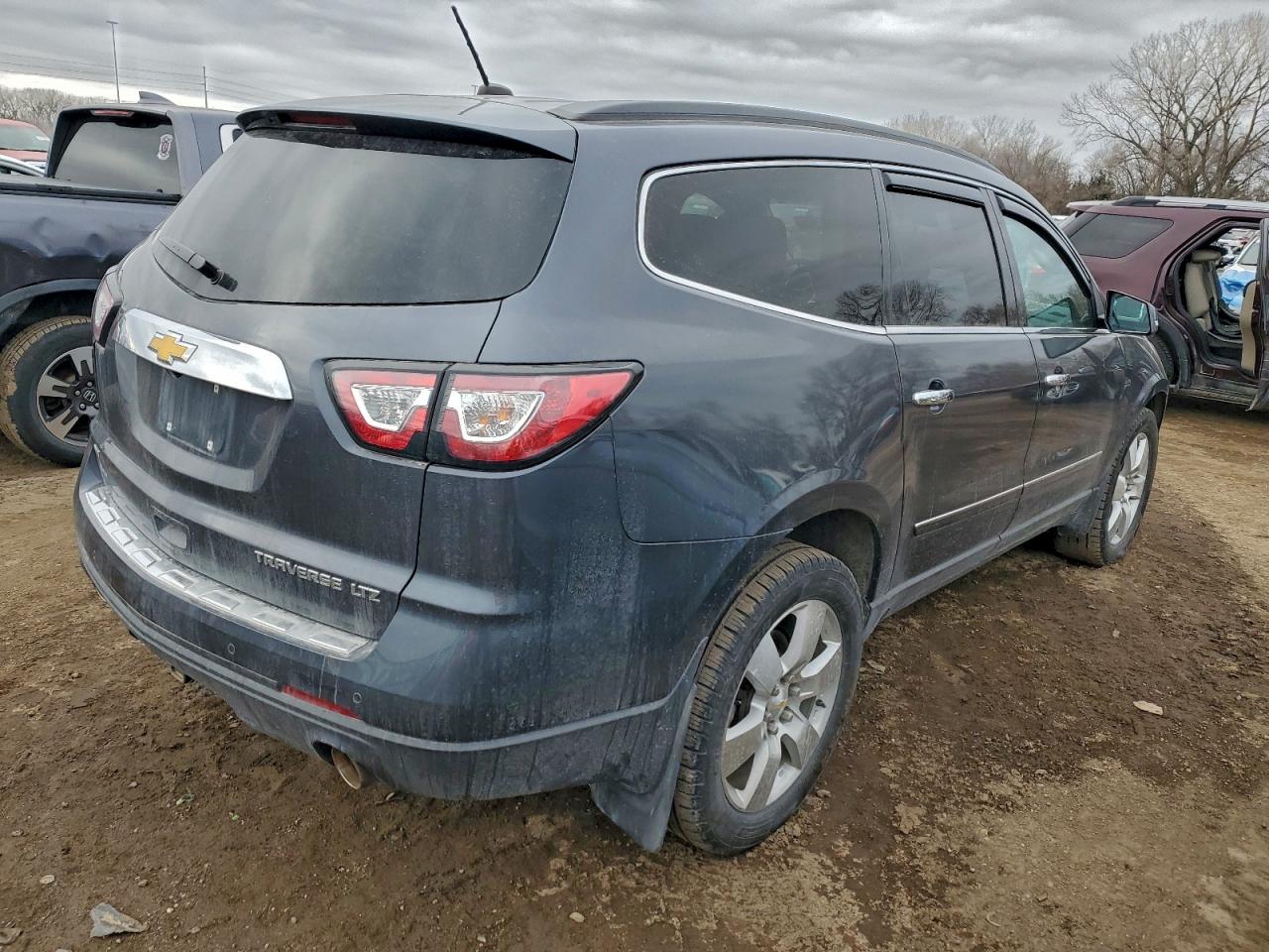 2014 CHEVROLET TRAVERSE LTZ photo 3