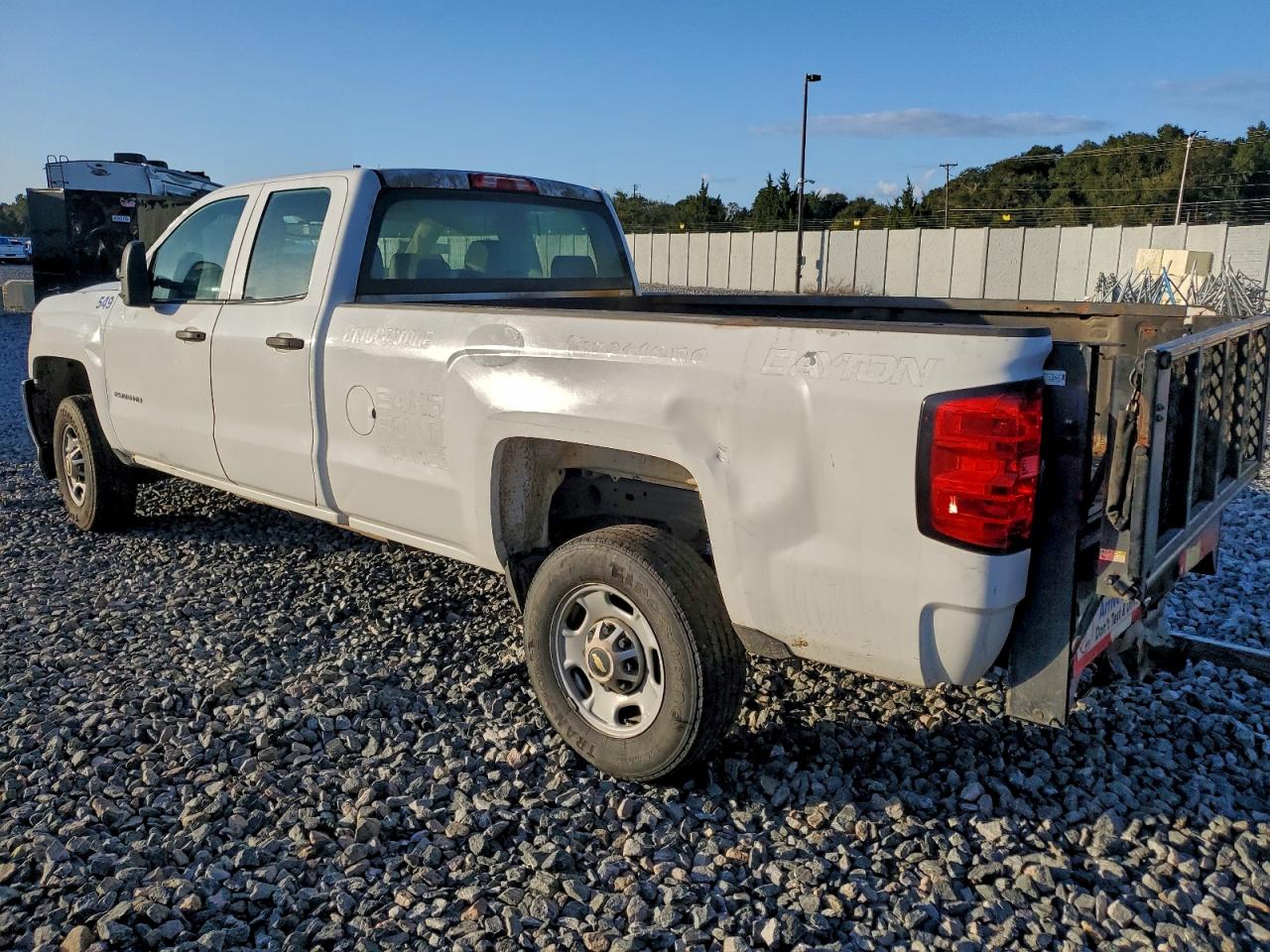 2015 CHEVROLET SILVERADO C2500 HEAVY DUTY photo 2