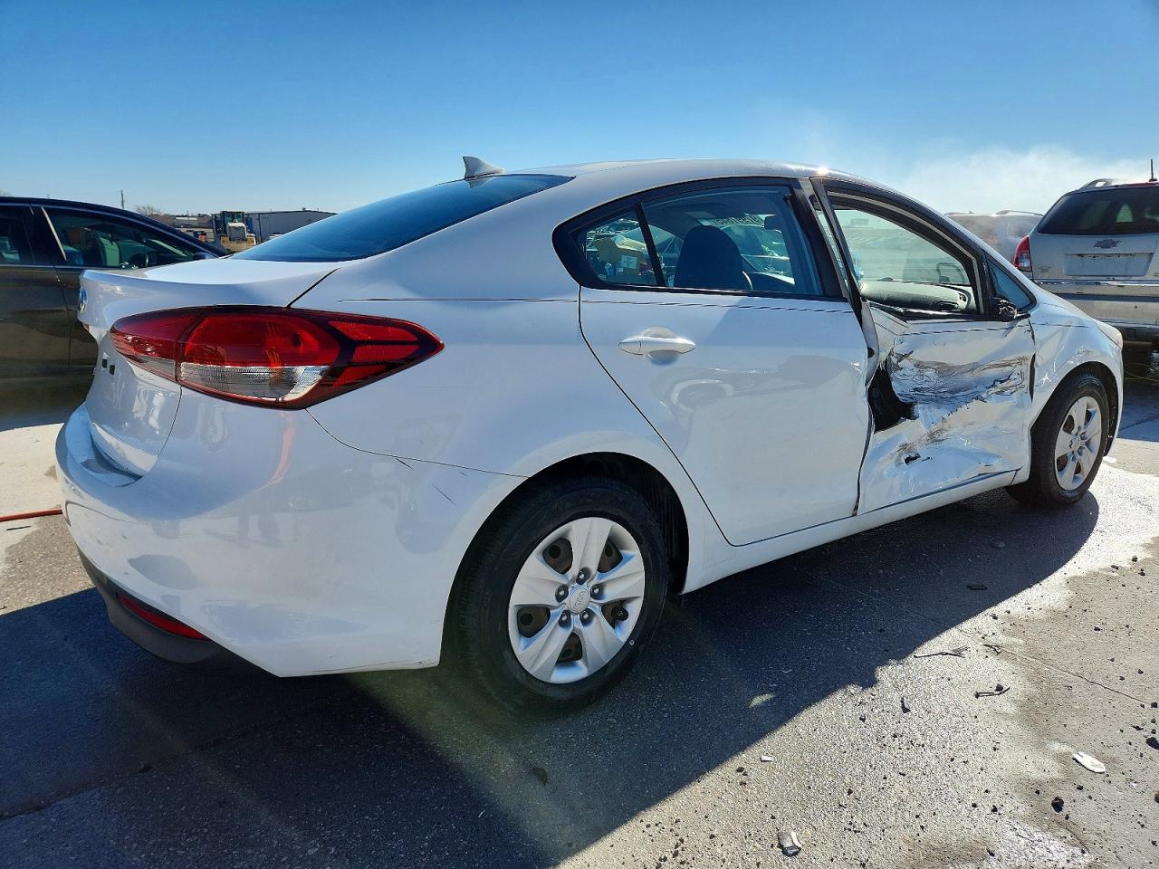 2017 KIA FORTE LX photo 3