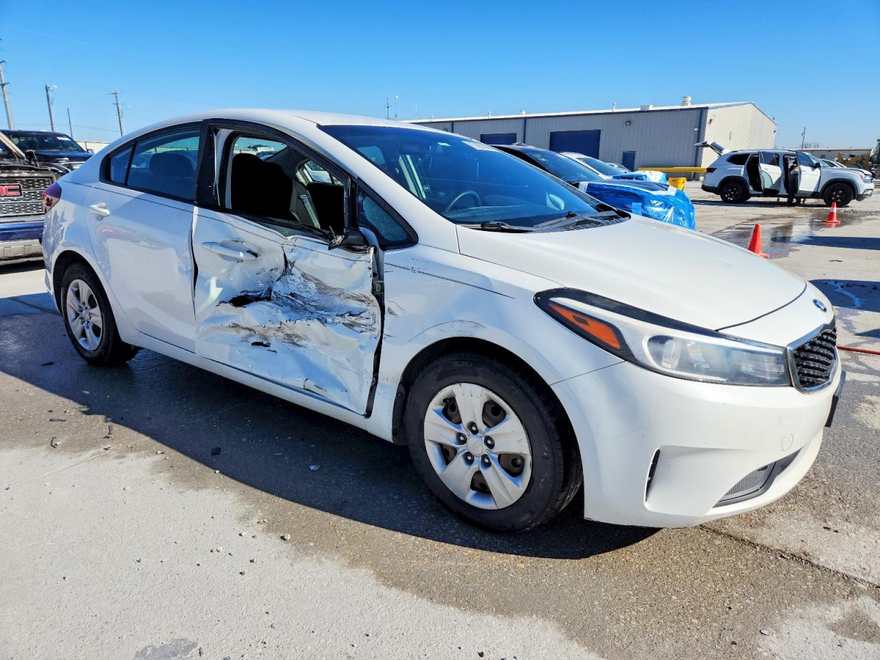 2017 KIA FORTE LX photo 4