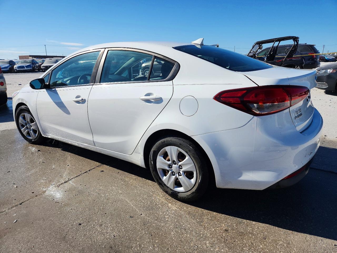2017 KIA FORTE LX photo 2