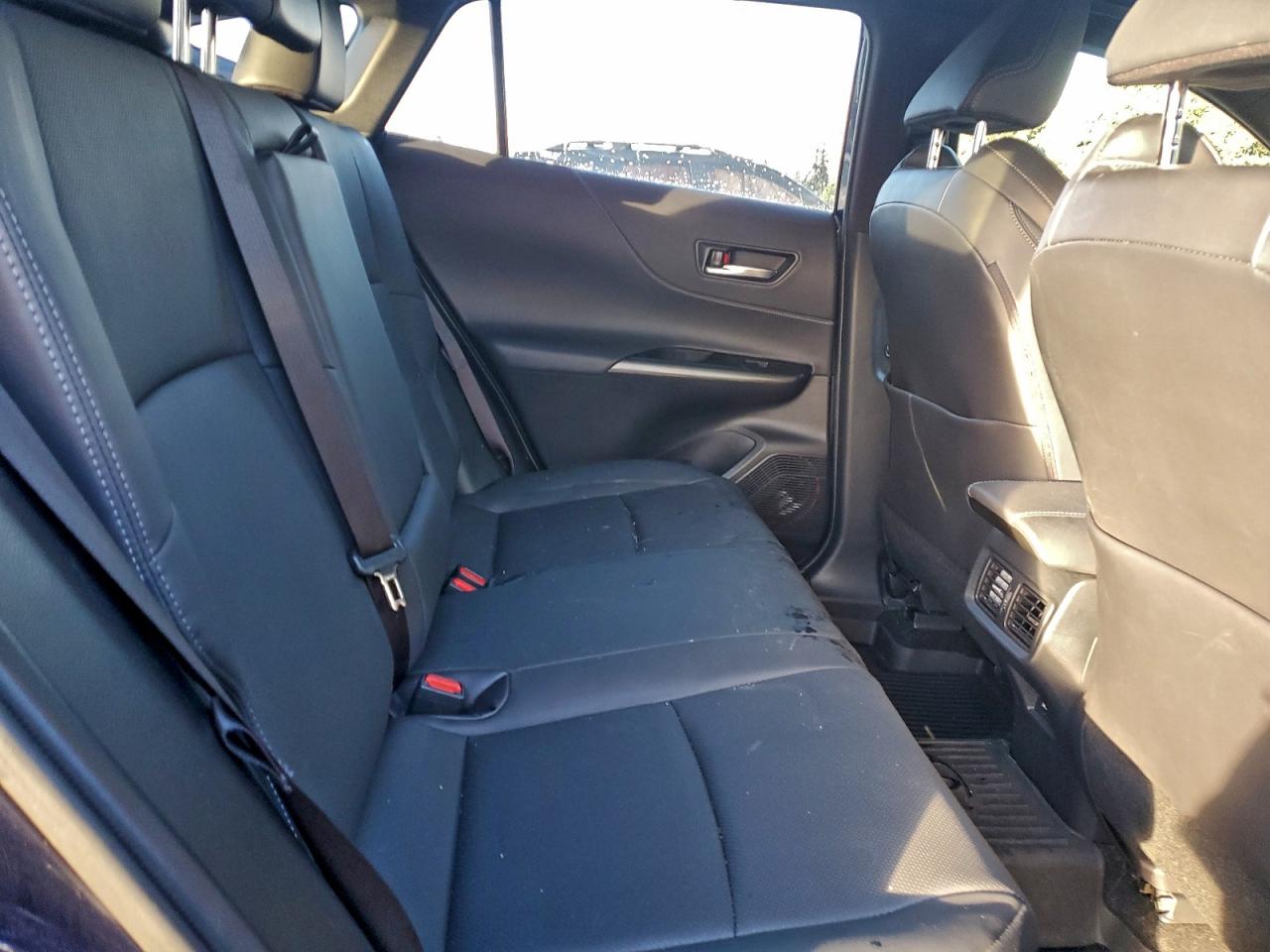 2021 TOYOTA VENZA XLE photo 11