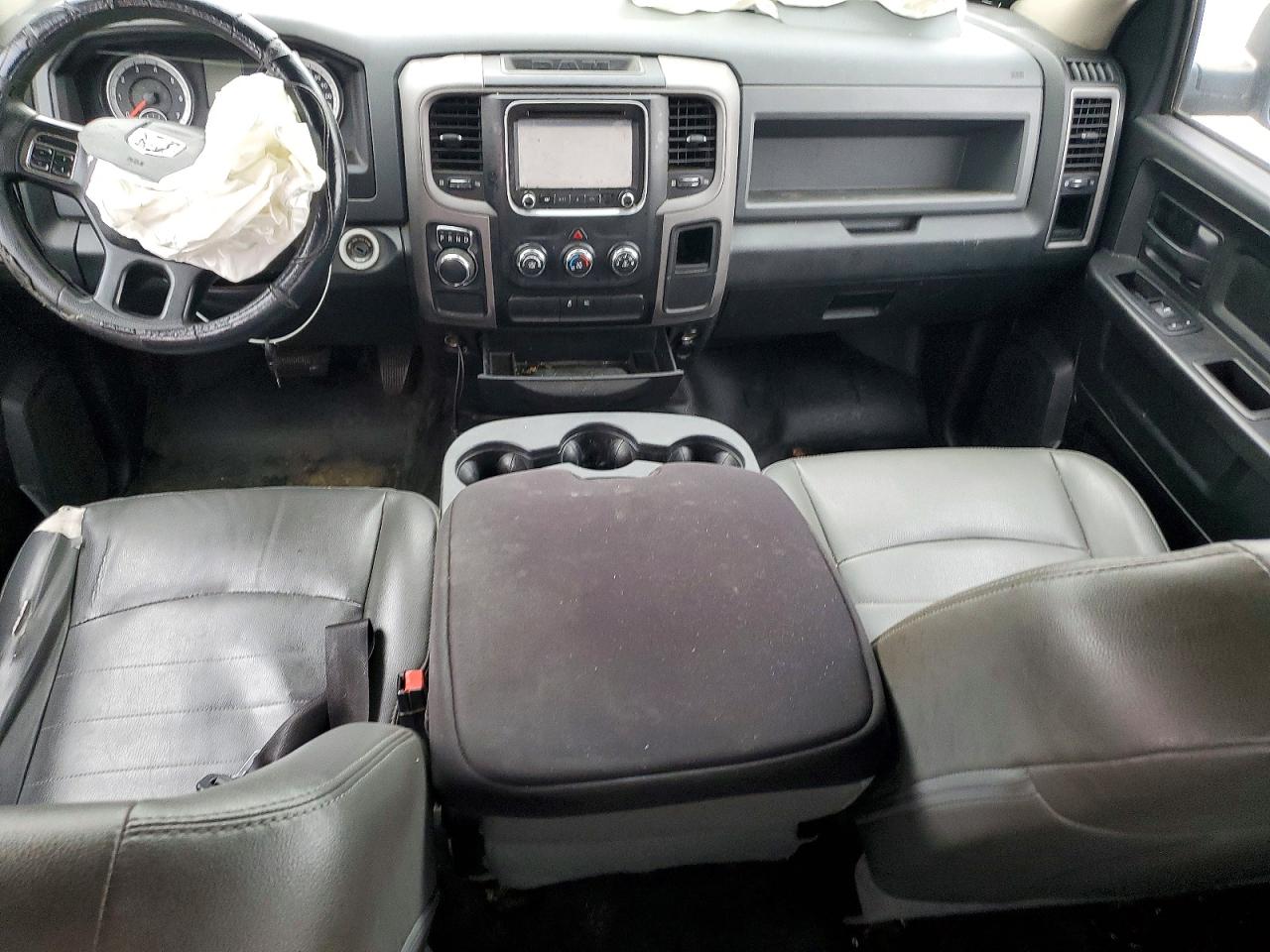 2014 RAM 1500 ST photo 8