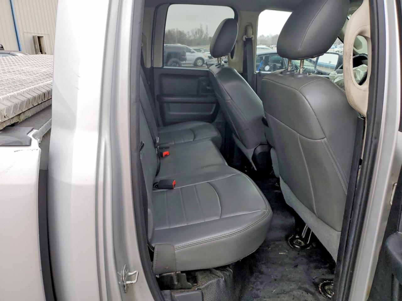 2014 RAM 1500 ST photo 10