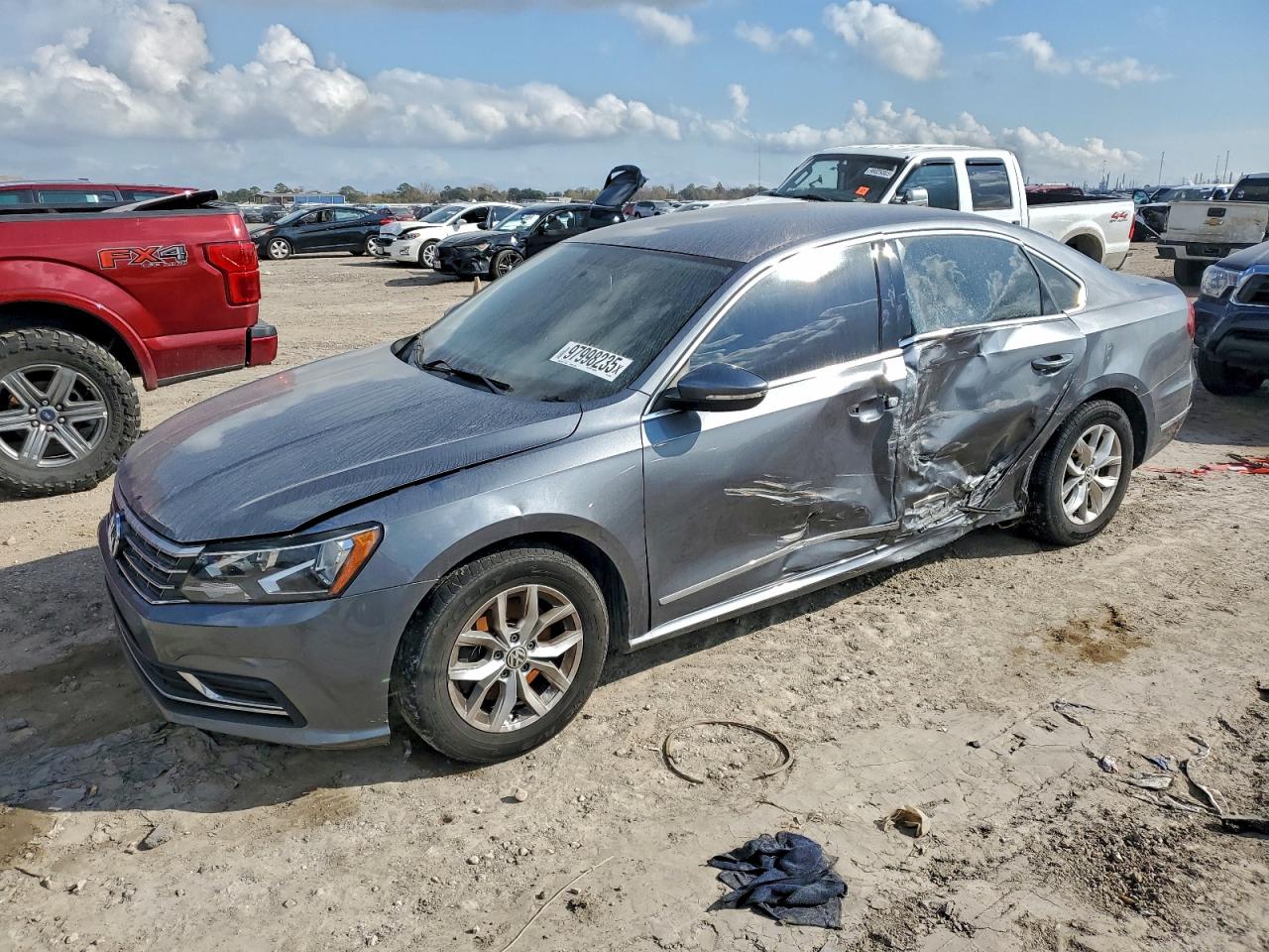 2017 VOLKSWAGEN PASSAT