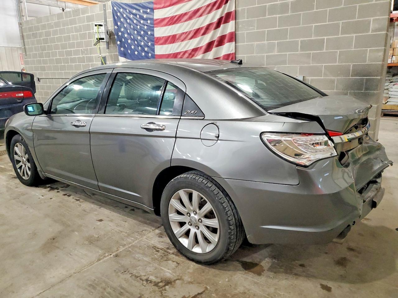 2013 CHRYSLER 200 LIMITED photo 2