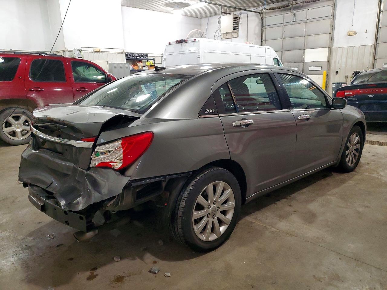 2013 CHRYSLER 200 LIMITED photo 3