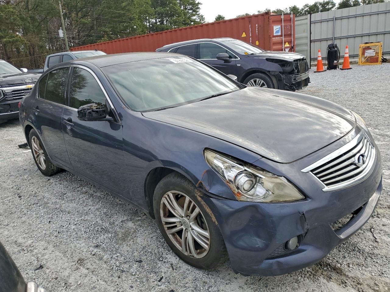2010 INFINITI G37 photo 4