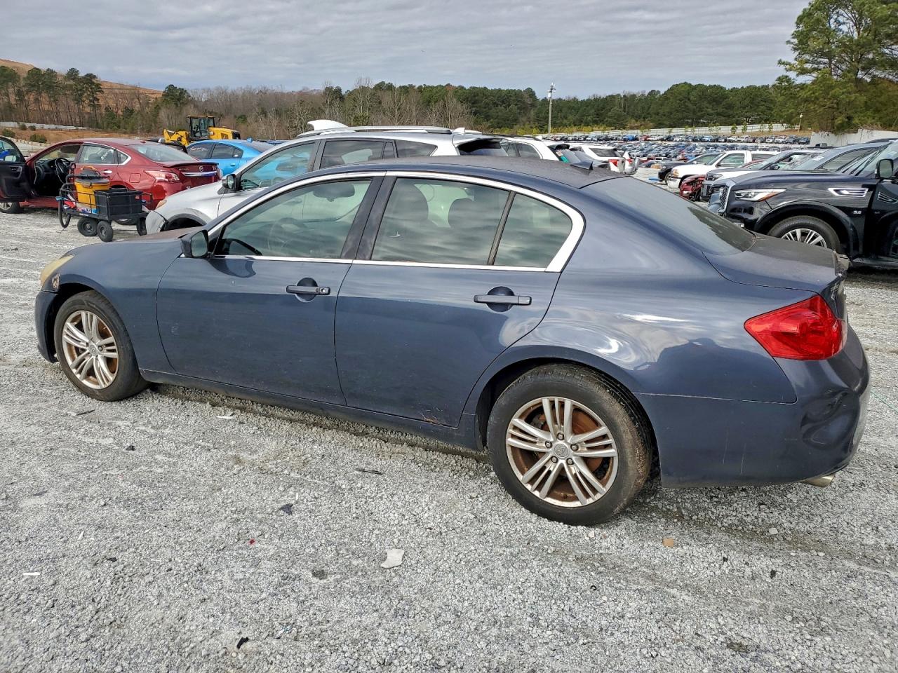 2010 INFINITI G37 photo 2