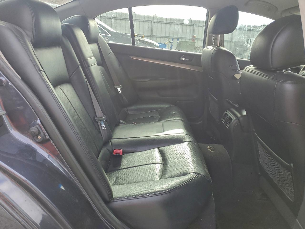 2010 INFINITI G37 photo 10