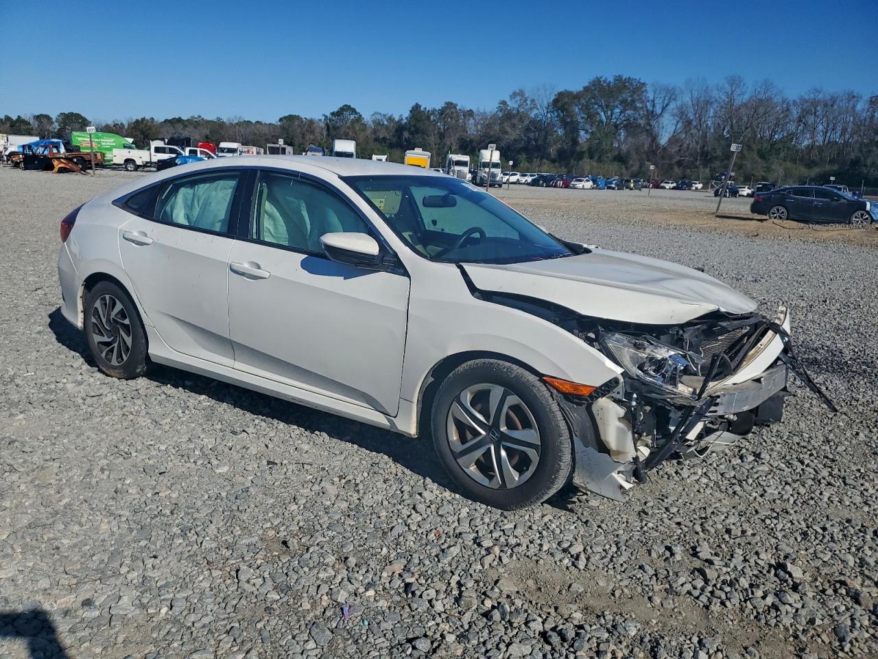 2017 HONDA CIVIC LX photo 4