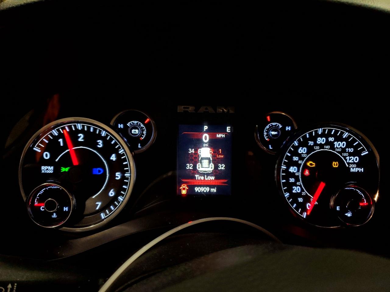 2019 RAM 1500 BIG HORN/LONE STAR photo 9