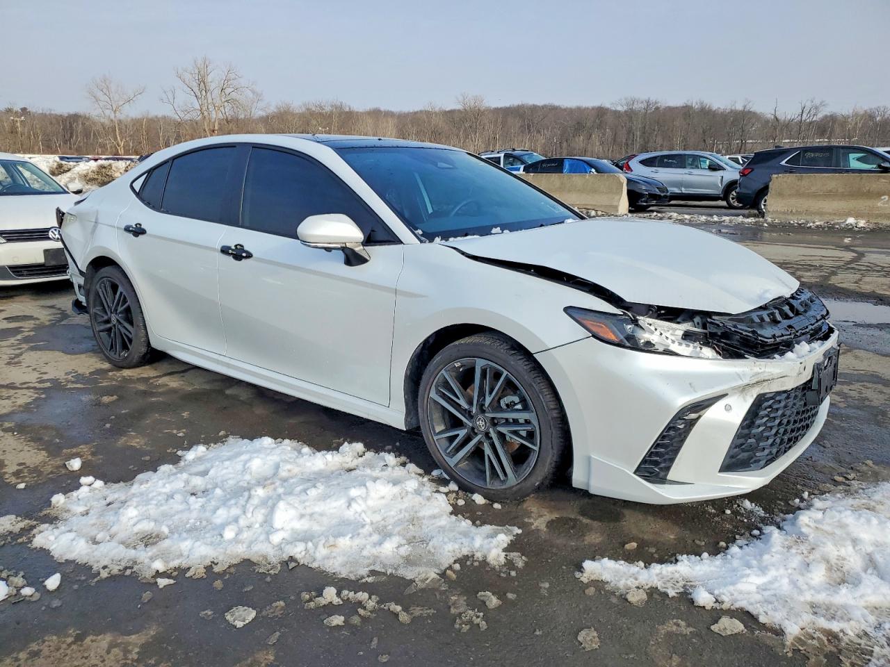 2025 TOYOTA CAMRY XSE photo 4