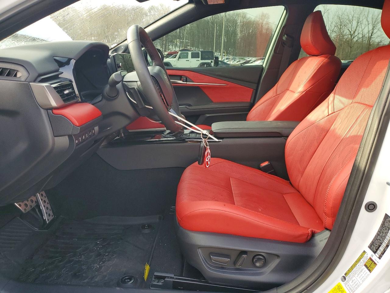 2025 TOYOTA CAMRY XSE photo 7