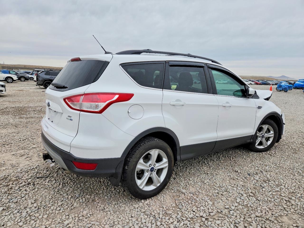 2015 FORD ESCAPE SE photo 3