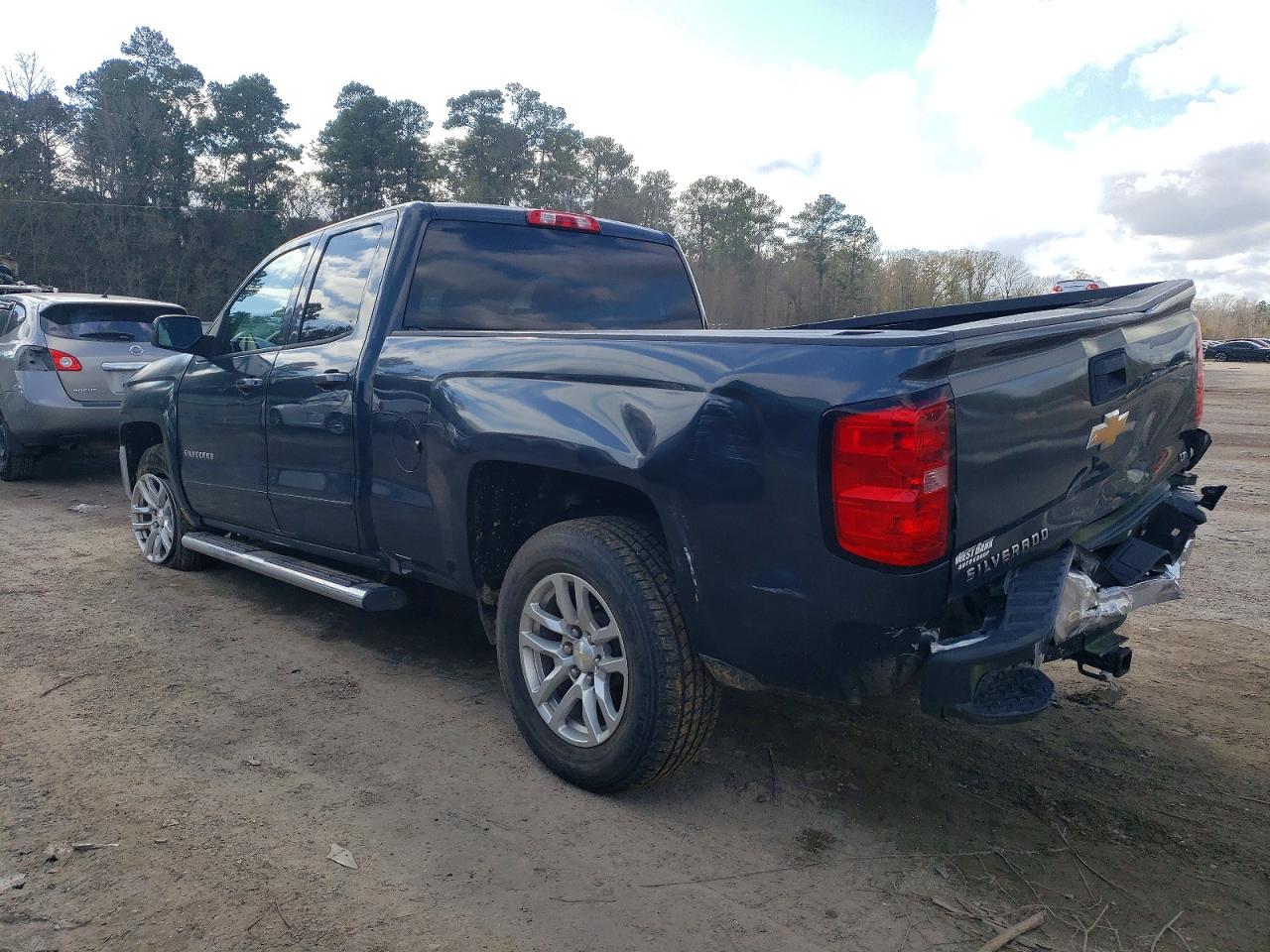 2018 CHEVROLET SILVERADO C1500 LT photo 2