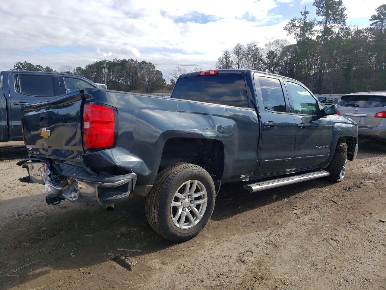 2018 CHEVROLET SILVERADO C1500 LT photo 3