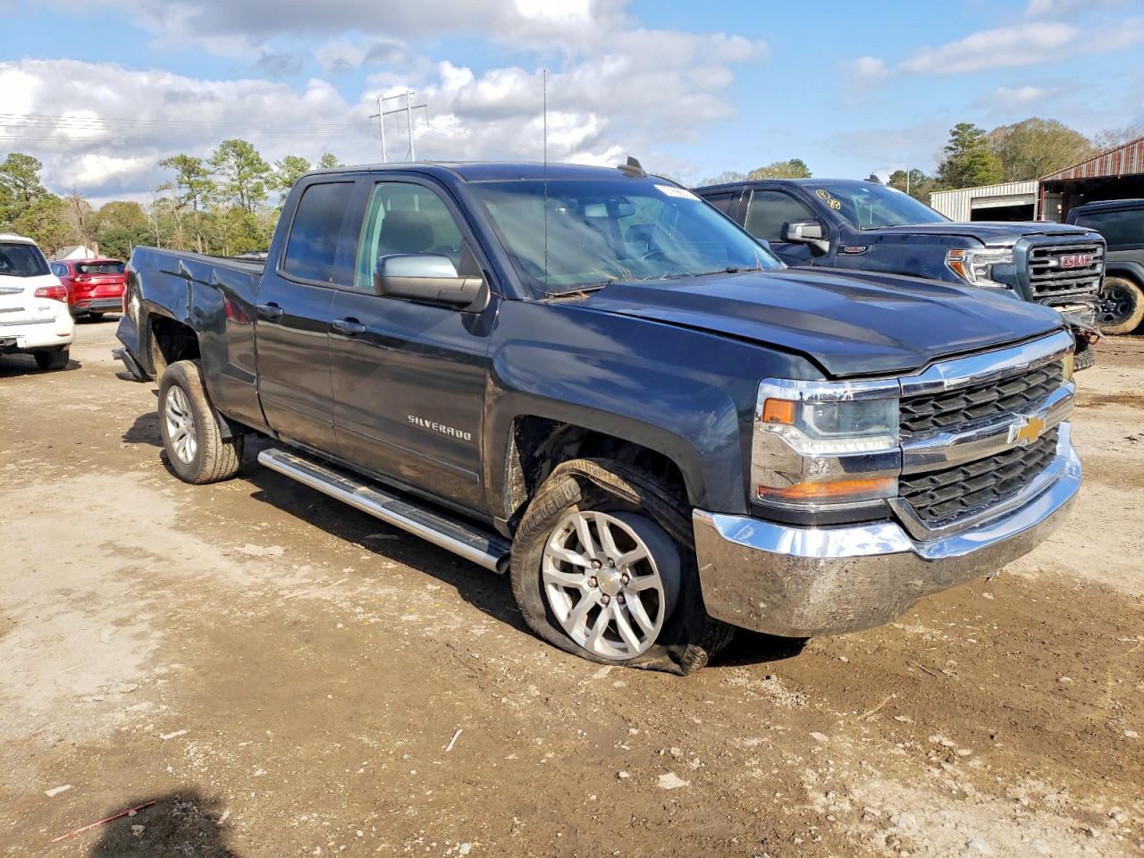 2018 CHEVROLET SILVERADO C1500 LT photo 4