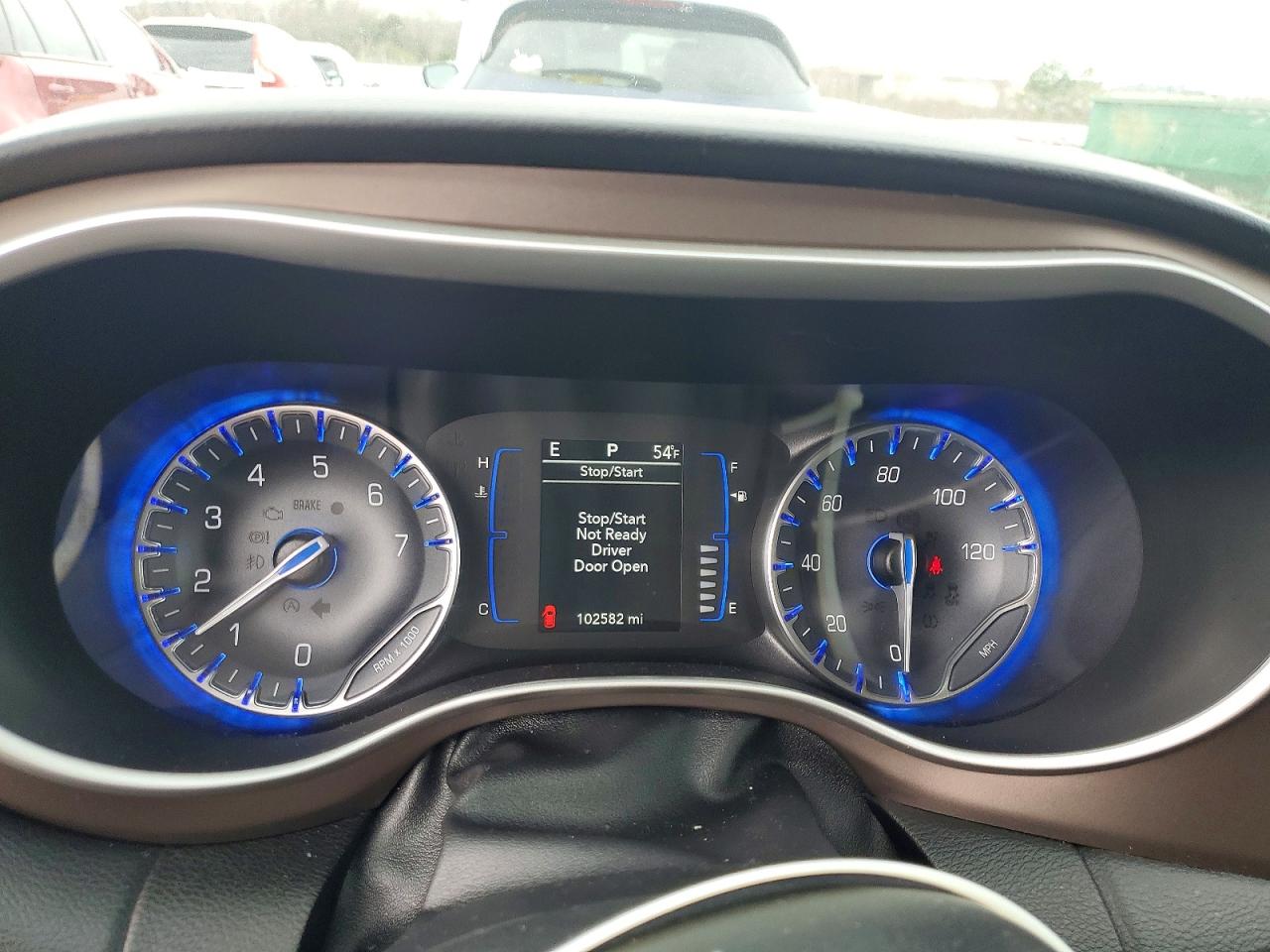 2020 CHRYSLER VOYAGER LXI photo 9