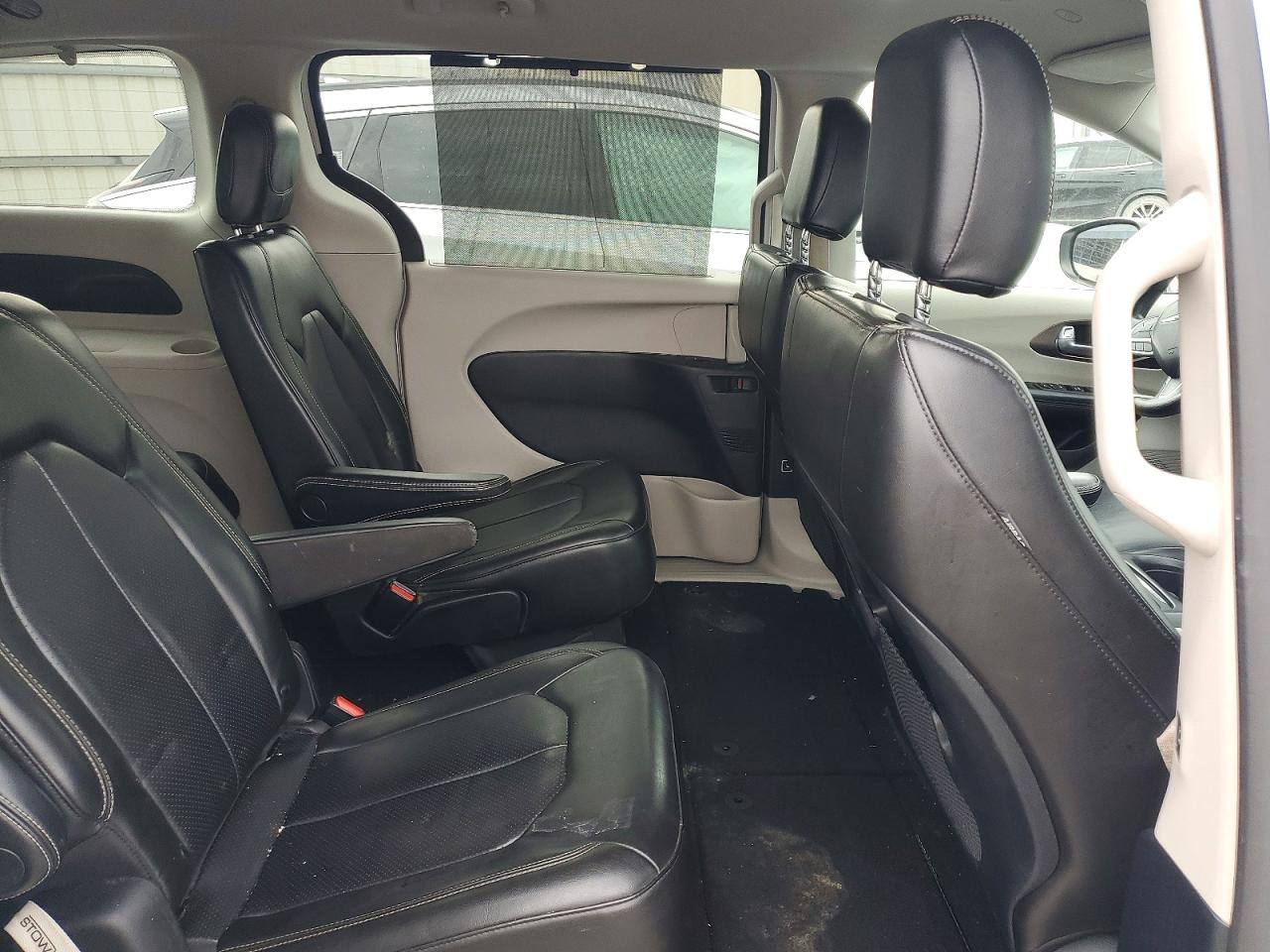 2020 CHRYSLER VOYAGER LXI photo 11