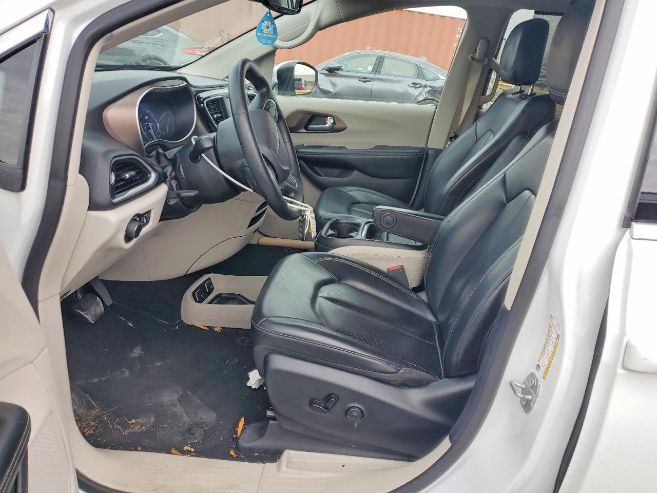 2020 CHRYSLER VOYAGER LXI photo 7