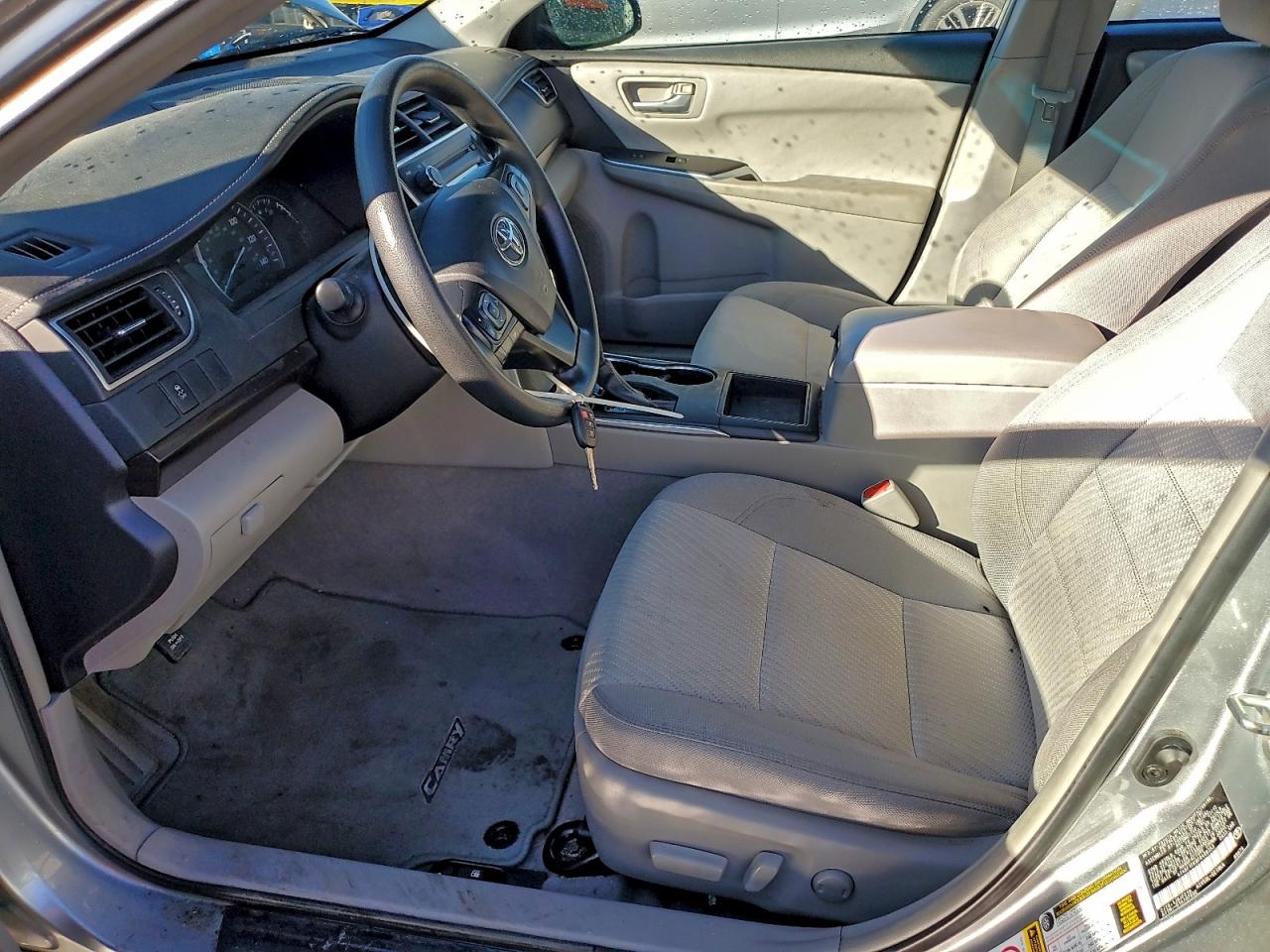 2015 TOYOTA CAMRY LE photo 7