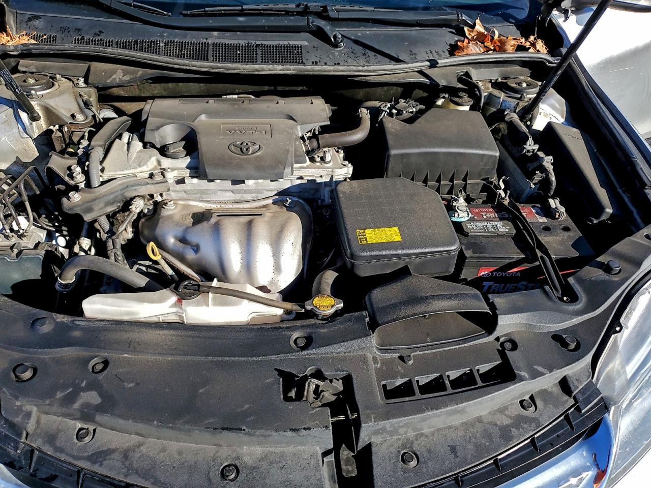 2015 TOYOTA CAMRY LE photo 11