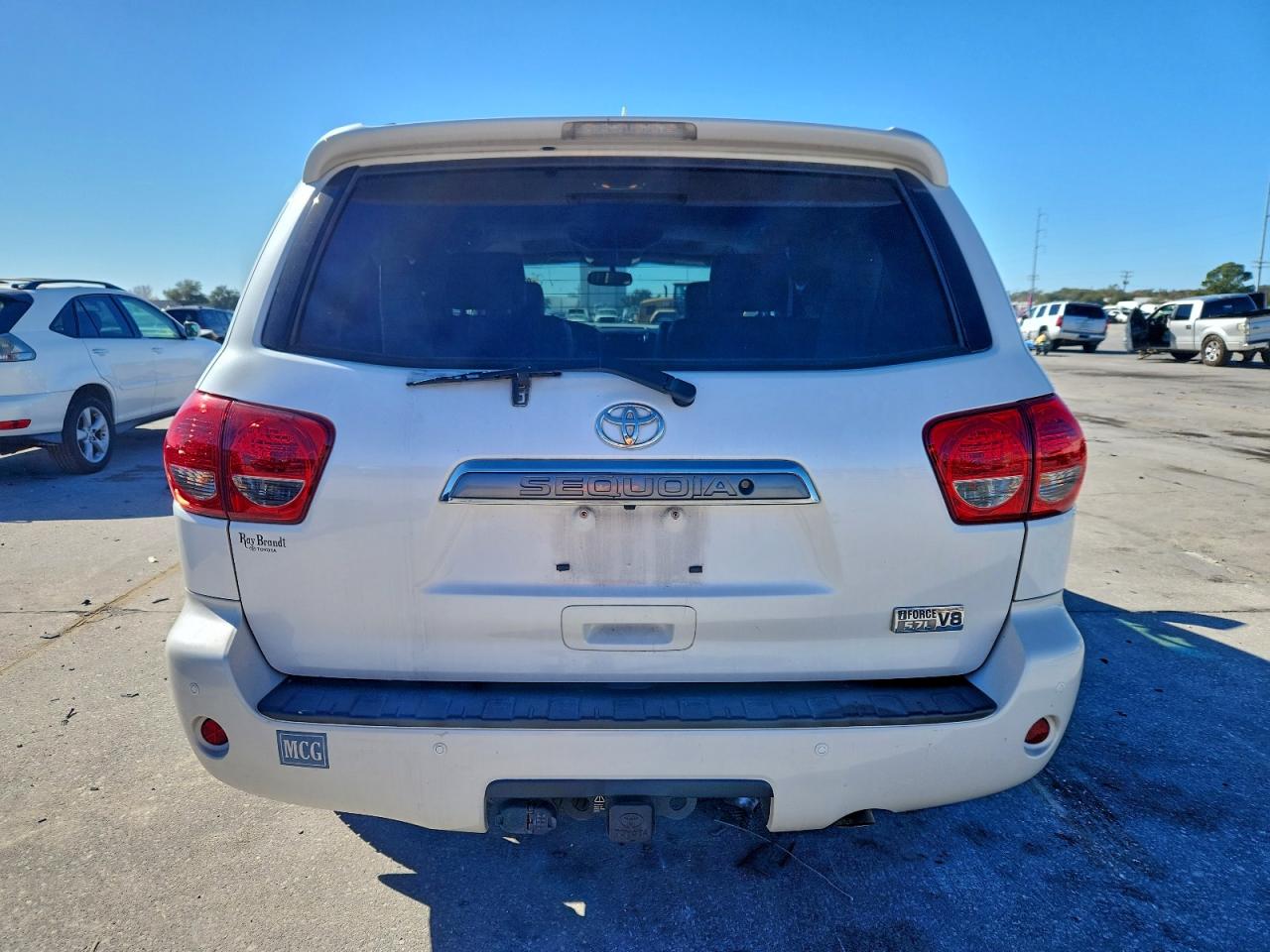 2016 TOYOTA SEQUOIA PLATINUM photo 6