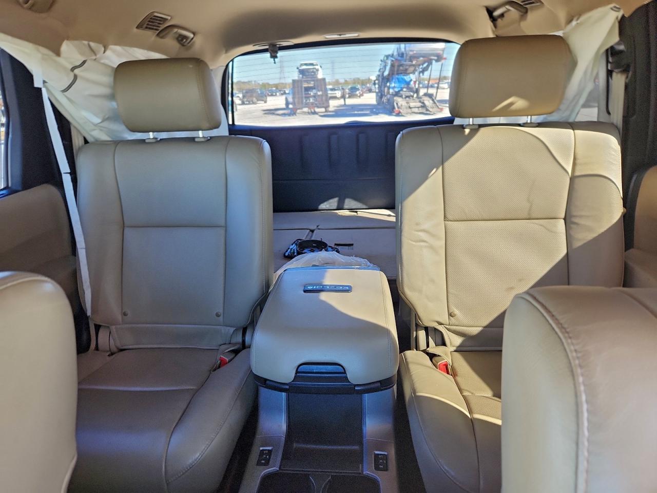 2016 TOYOTA SEQUOIA PLATINUM photo 10