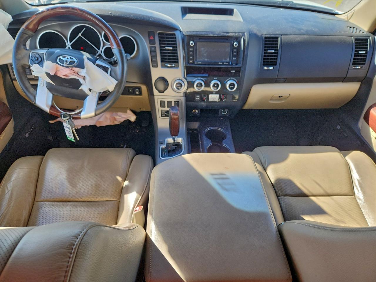 2016 TOYOTA SEQUOIA PLATINUM photo 8